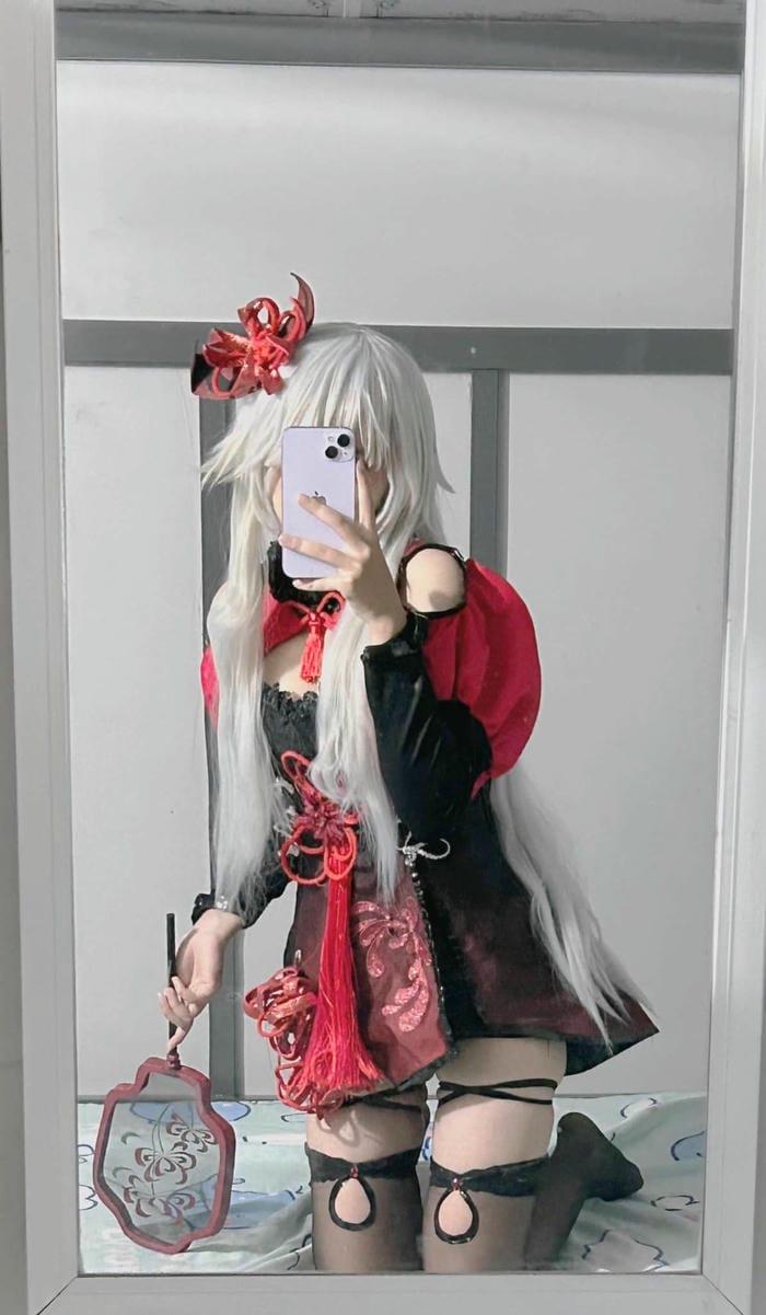 Ảnh gái xinh cosplay che mặt 18
