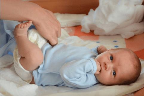 Trật khớp háng bẩm sinh thường xảy ra ở trẻ sinh non