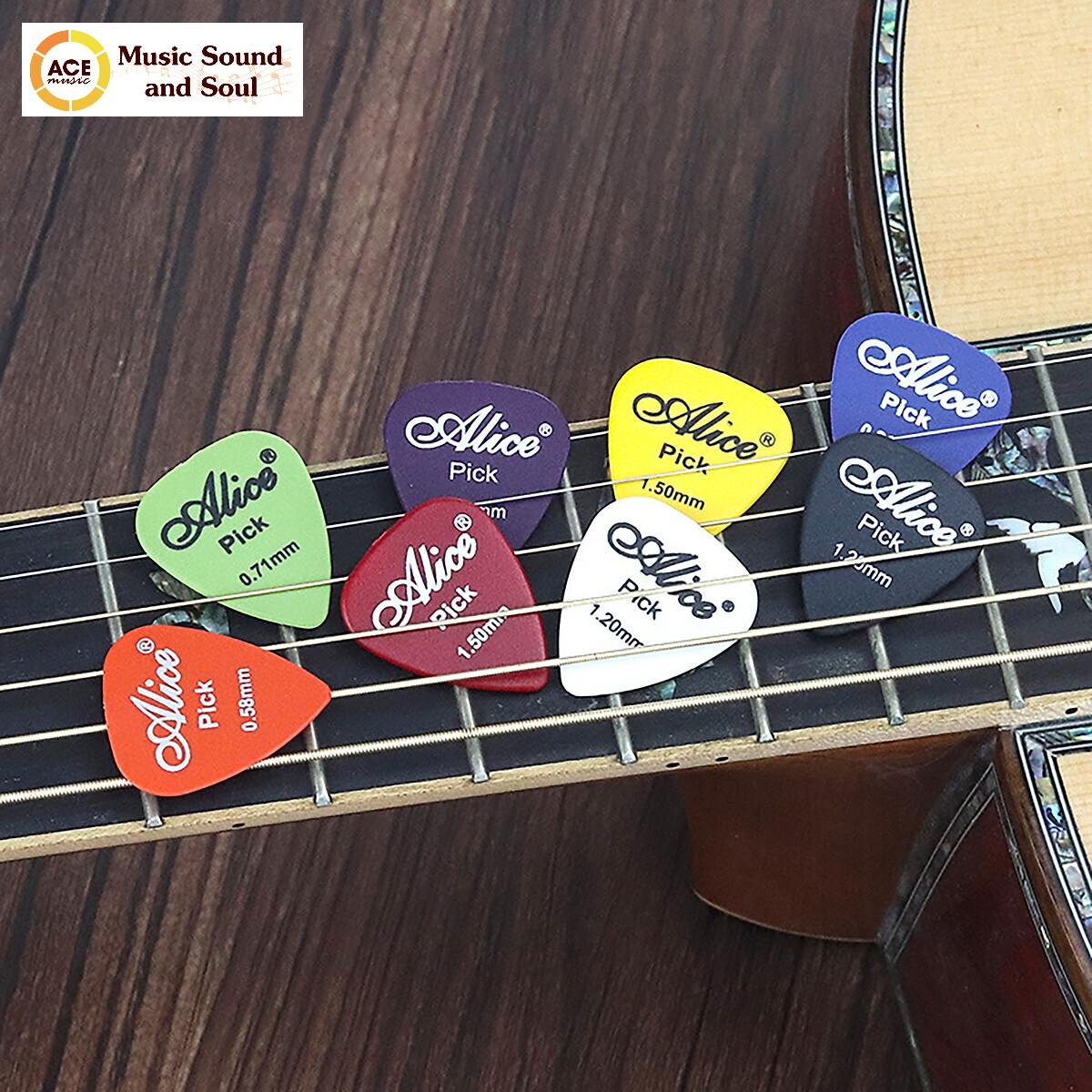 Phím gảy guitar, còn được gọi là whammy bar hay tremolo bar, là một trong những phụ kiện quan trọng của guitar điện