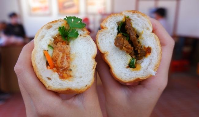 Bánh mì 2 vị có gì mà dân Sài Gòn lùng sục cho bằng được mấy ngày qua?