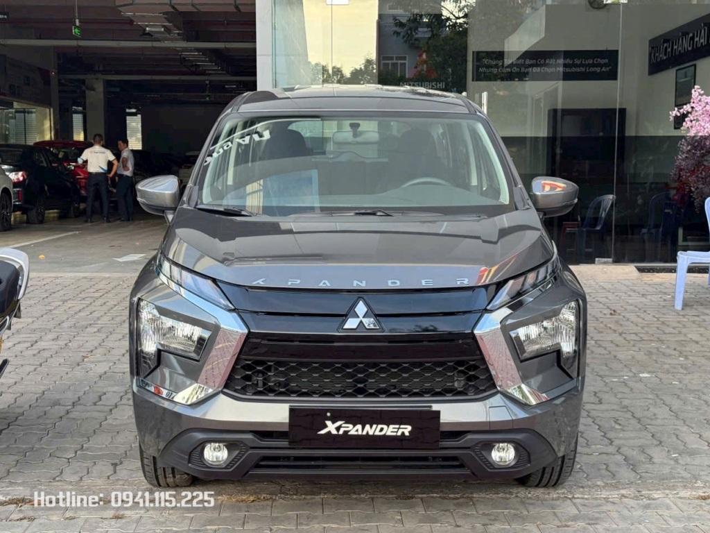 Mitsubishi Xpander AT Eco màu nâu