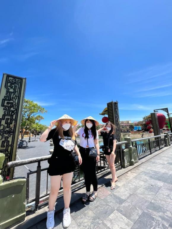 Hot girl Hải Dương khoe thân, đỏ mặt vì vòng 1 quá khủng