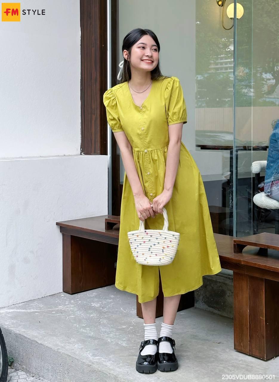 Những họa tiết màu sắc tươi sáng của váy babydoll mang đến cho bạn cảm giác năng động.