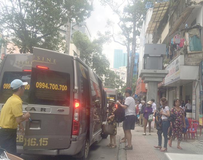 Công an phường không bao che cho "xe dù" Toàn Thắng, Hoa Mai vi phạm?