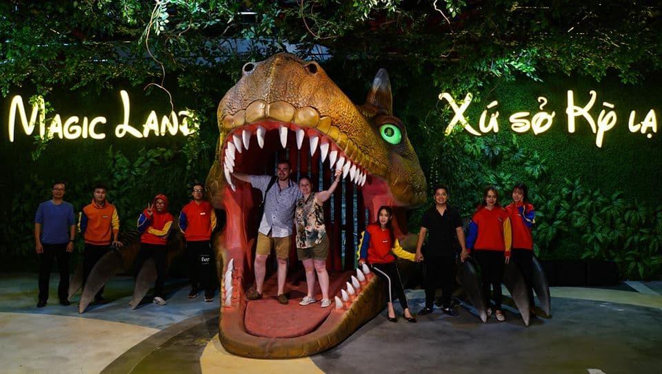 Xứ sở lộn ngược – Magic land