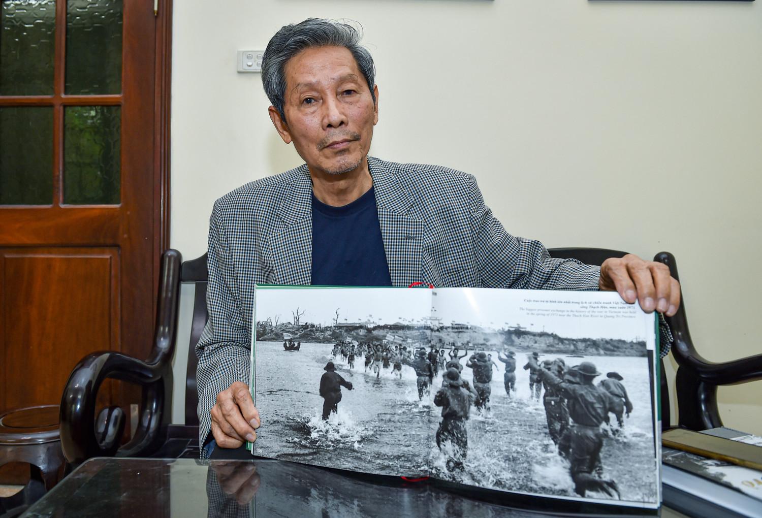 Nghệ sĩ nhiếp ảnh Chu Chí Thành và câu chuyện về Hai người lính