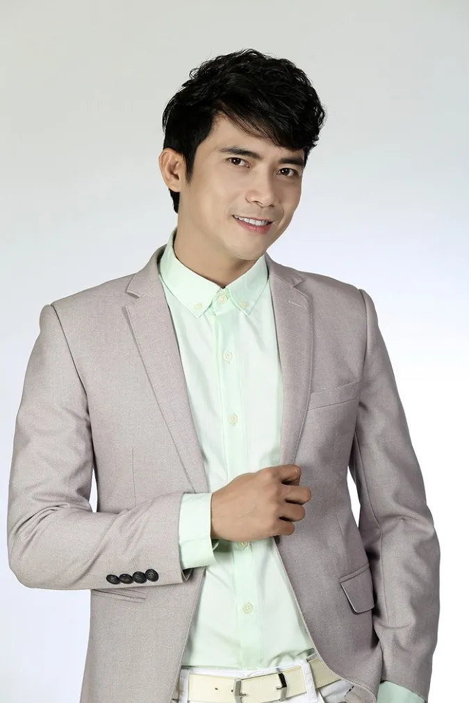 Tiểu sử ca sĩ Lê Sang: 18 tuổi bôn ba Sài Gòn với nghề thợ may rồi thành ca sĩ