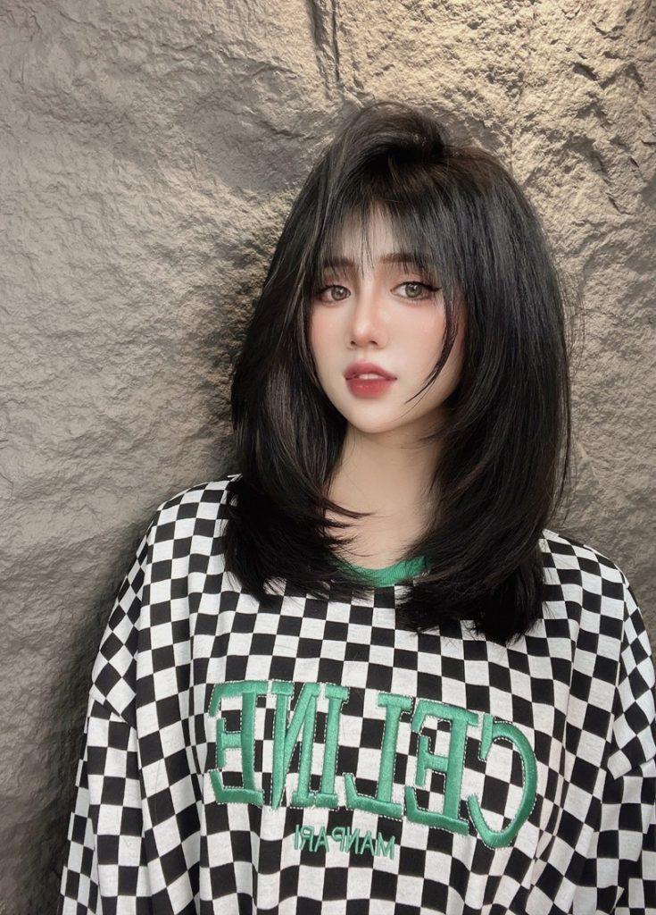 Da ngăm đen nên sử dụng kiểu tóc nào?