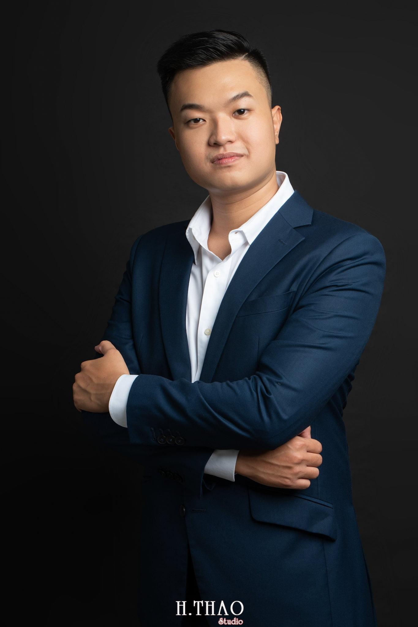 35 cách tạo dáng chụp ảnh doanh nhân chuyên nghiệp – HThao Studio