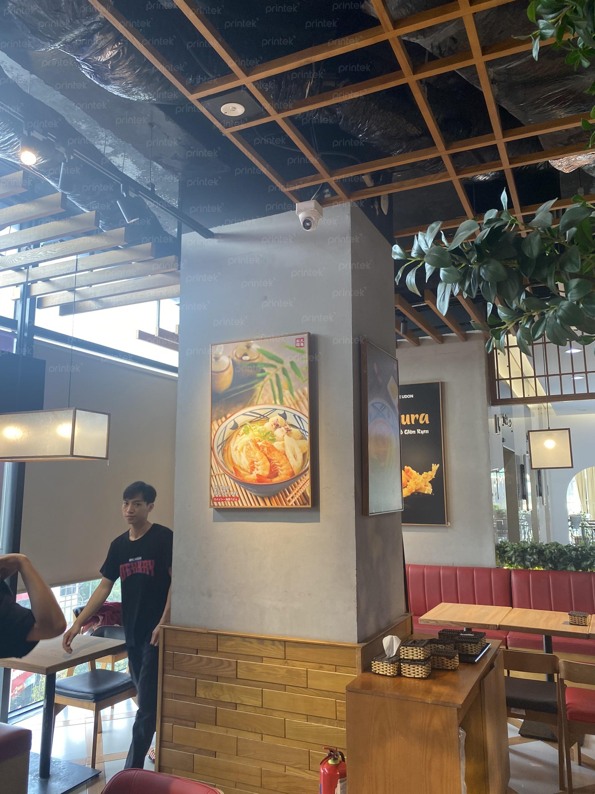 Mẫu tranh cô gái mặc kimono trang trí nhà hàng Nhật Bản mới nhất