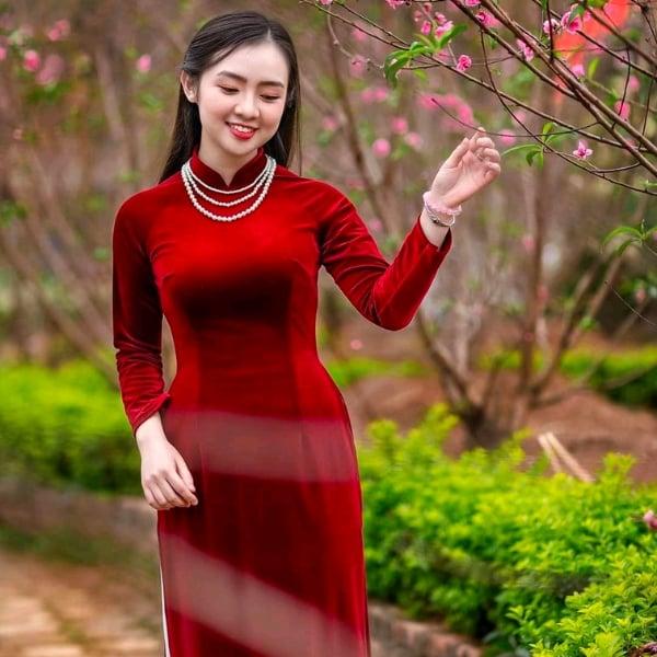 Mách bạn những mẫu áo dài tết đẹp cho các nàng thoải mái du xuân