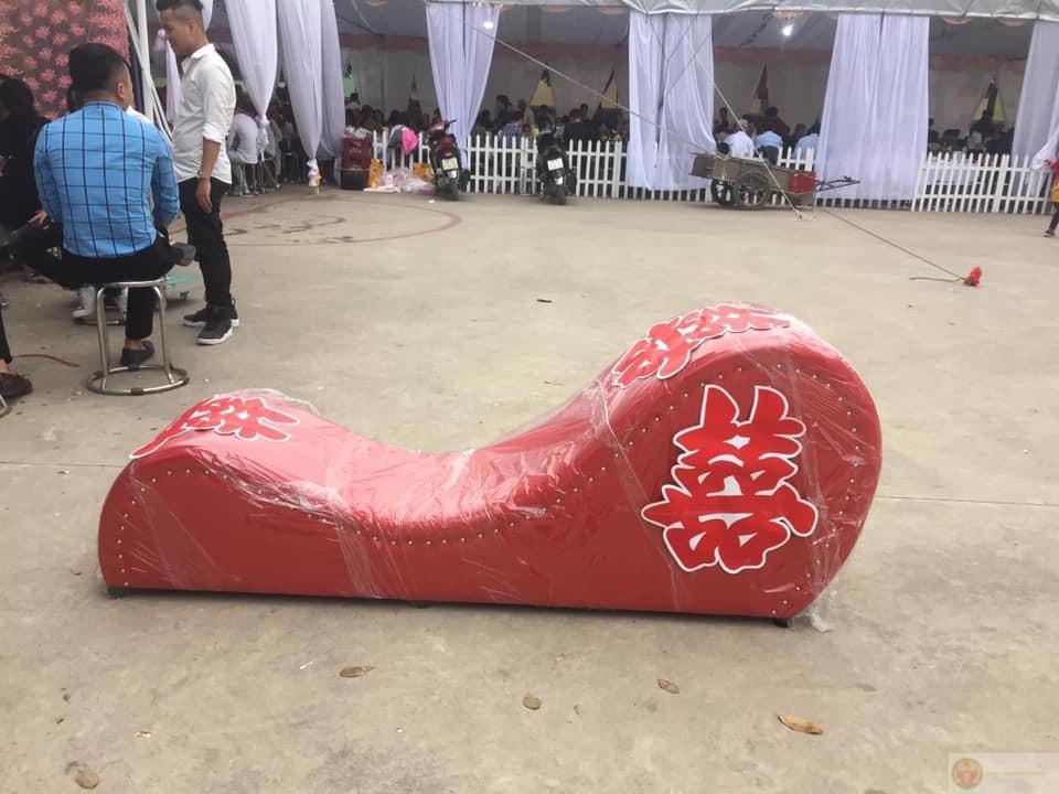 Cười xỉu với 65+ meme ghế tình yêu, trượt ván cực bựa