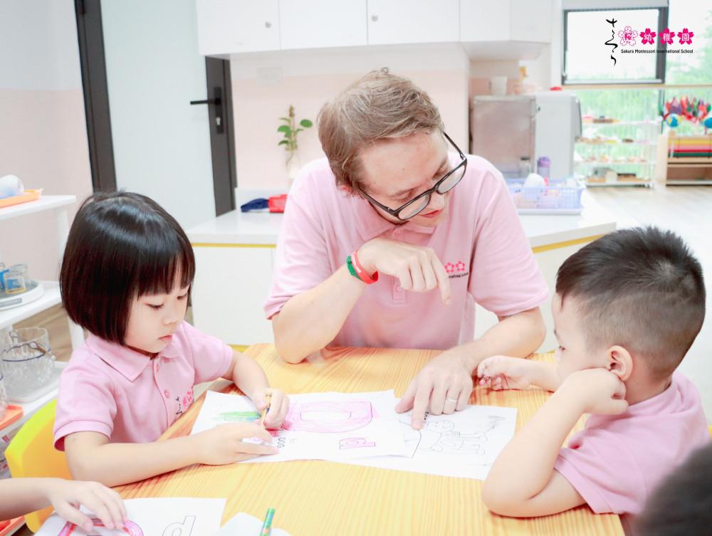 Tổng hợp các bảng công thức đạo hàm mới nhất lớp 11, 12 [Bản đầy đủ 2024]