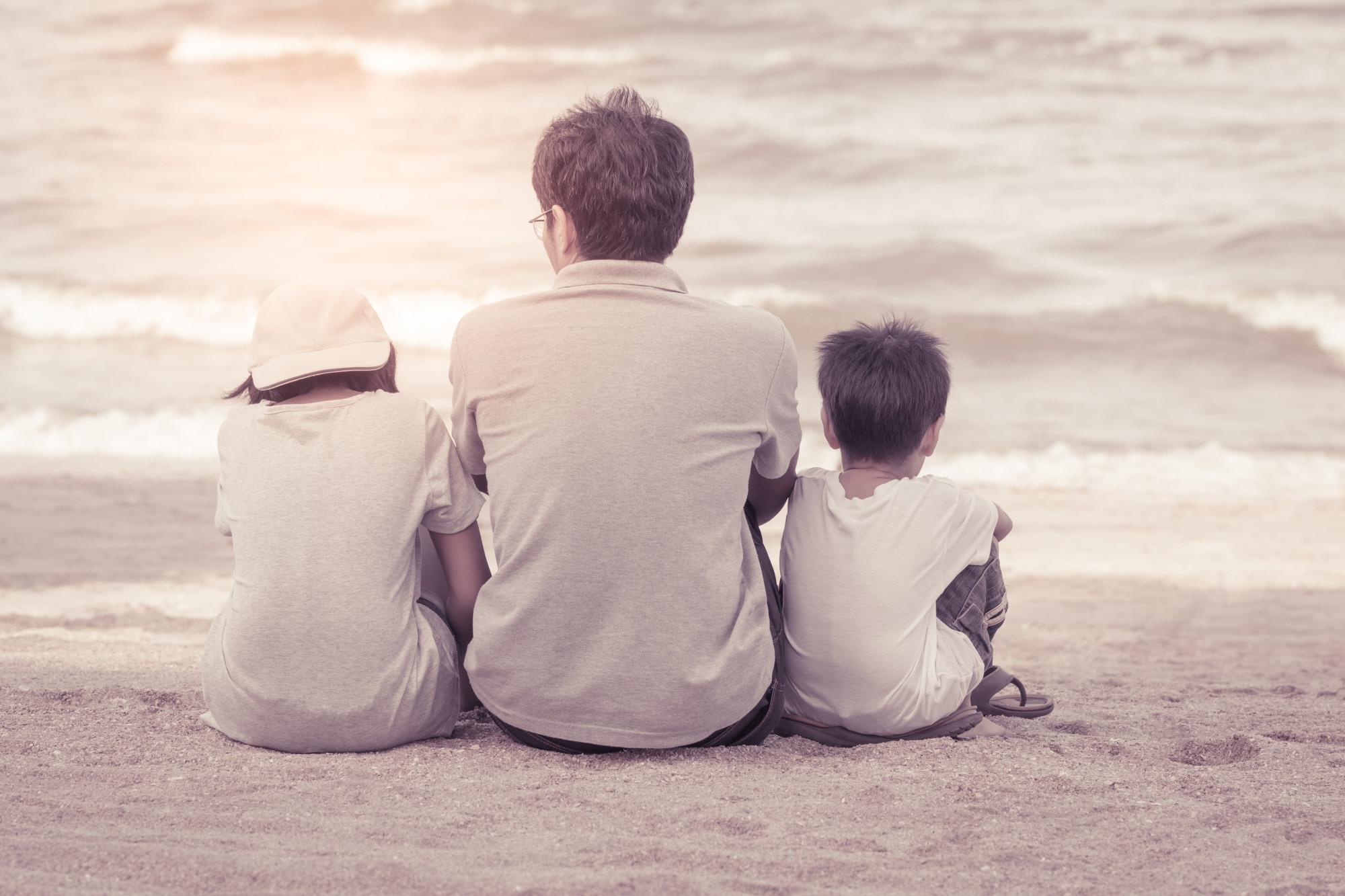 Hạnh phúc nhìn từ phía sau