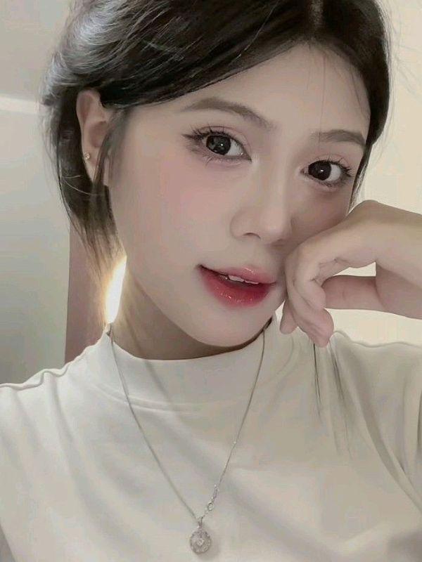 Gái Xinh 2k10 Với Nét Đáng Yêu Khiến Ai Cũng Say