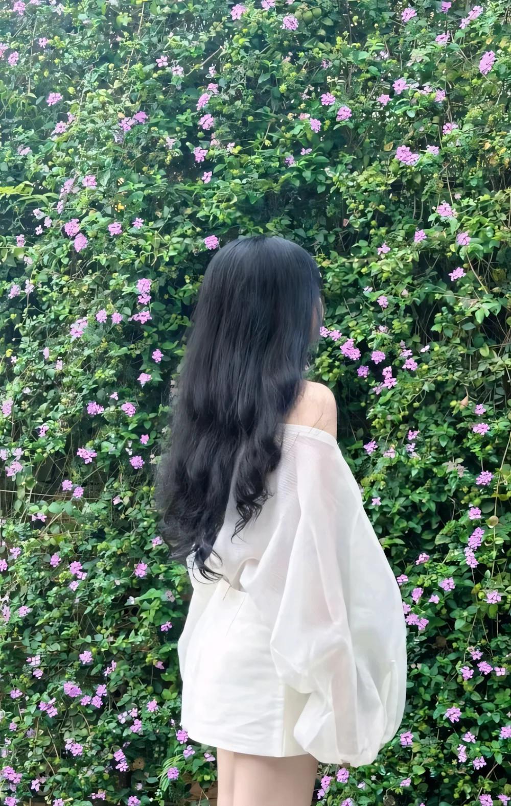 Ảnh Gái Xinh Che Mặt: Xu Hướng Thẩm Mỹ Đầy Bí Ẩn Trên Mạng Xã Hội