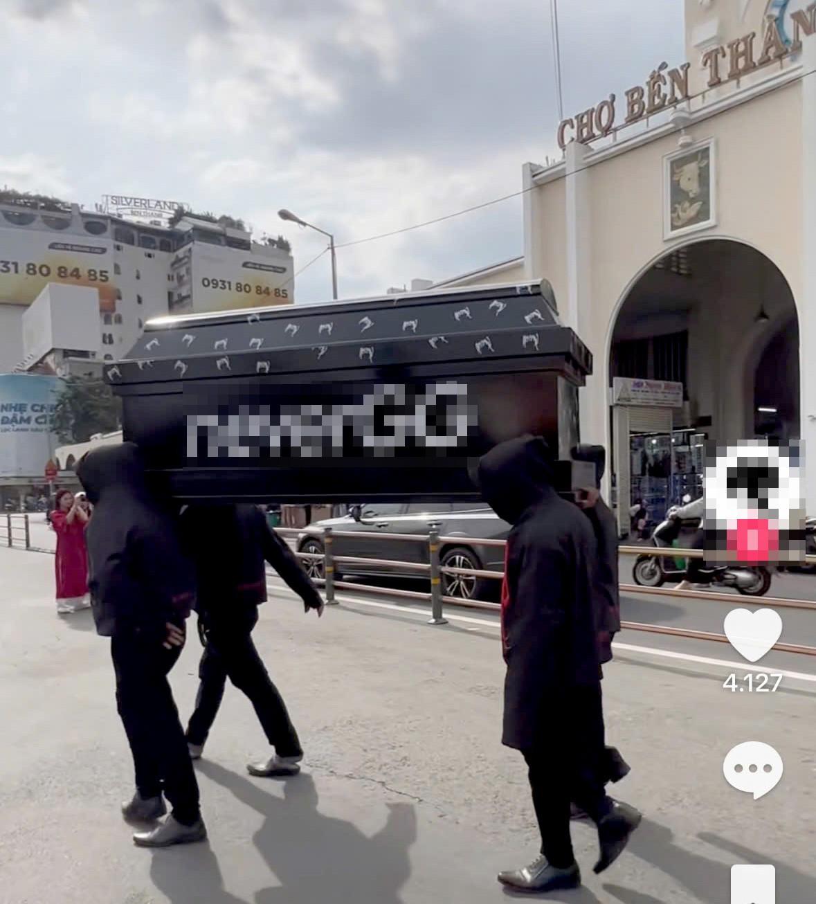 11 người bị truy tố trong vụ khiêng quan tài diễu phố để quay TikTok