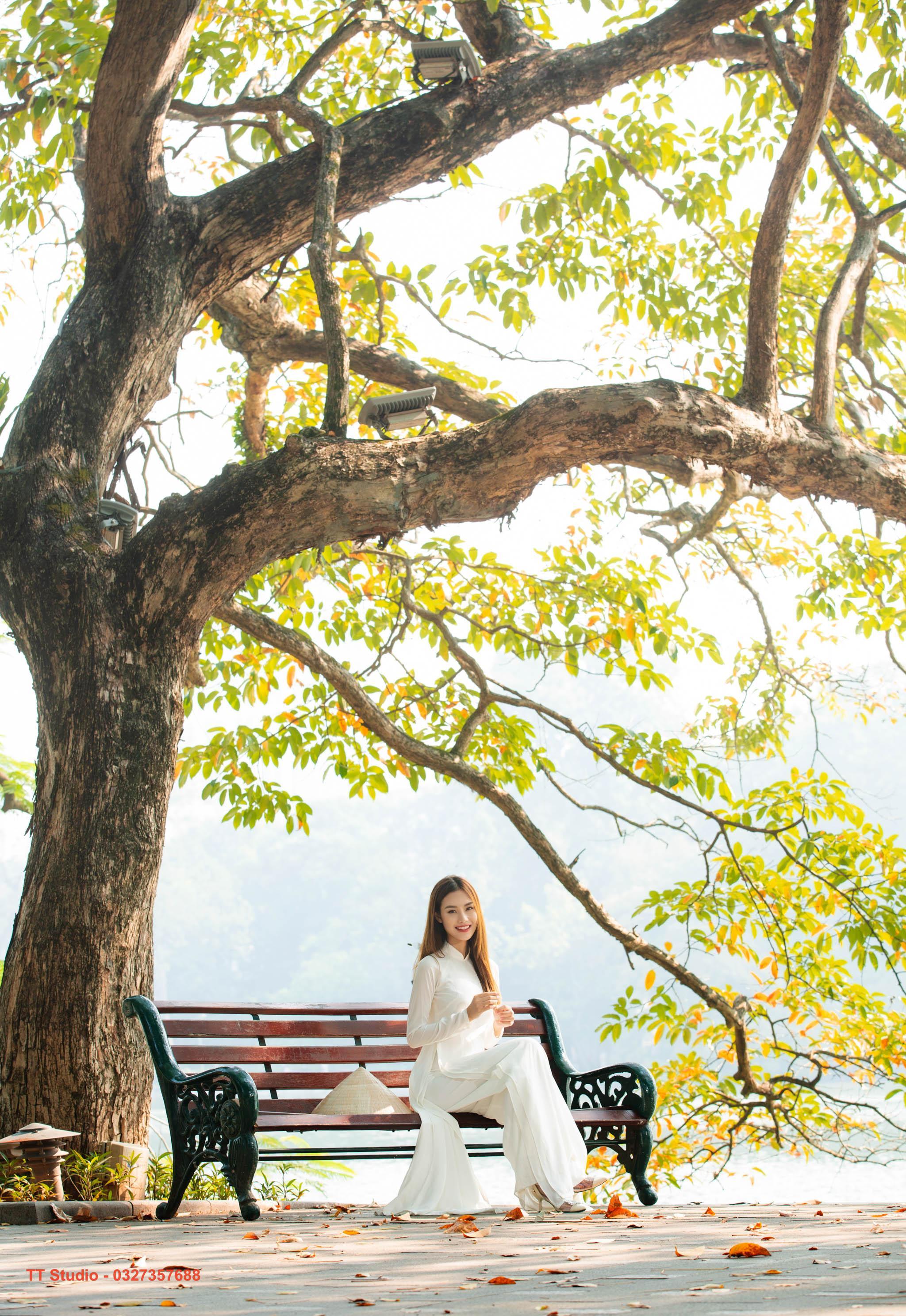 Chụp ảnh hồ gươm, cách tạo dáng chụp ảnh ở hồ gươm