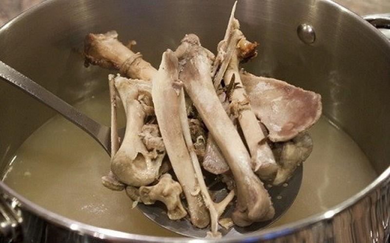 Ninh, hầm xương bao lâu? Bí quyết hầm xương ngon, nhanh nhừ, ngọt nước