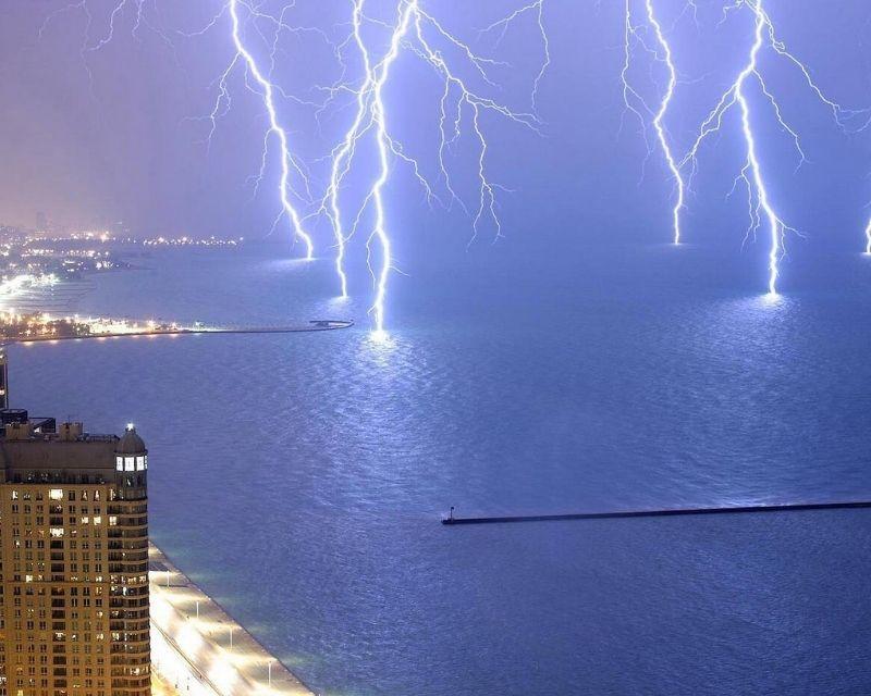 Mơ thấy sấm sét đánh con gì? Nằm mơ thấy sét đánh