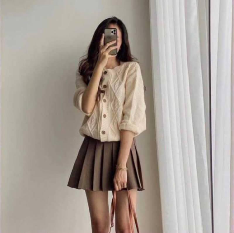 Chân Váy Tennis Phối Với Áo Gì? Xinh Xắn Cho Các Nàng