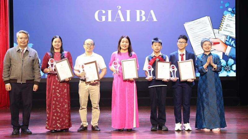 Trao giải cuộc thi 'Những kỷ niệm sâu sắc về thầy cô và mái trường' năm 2025