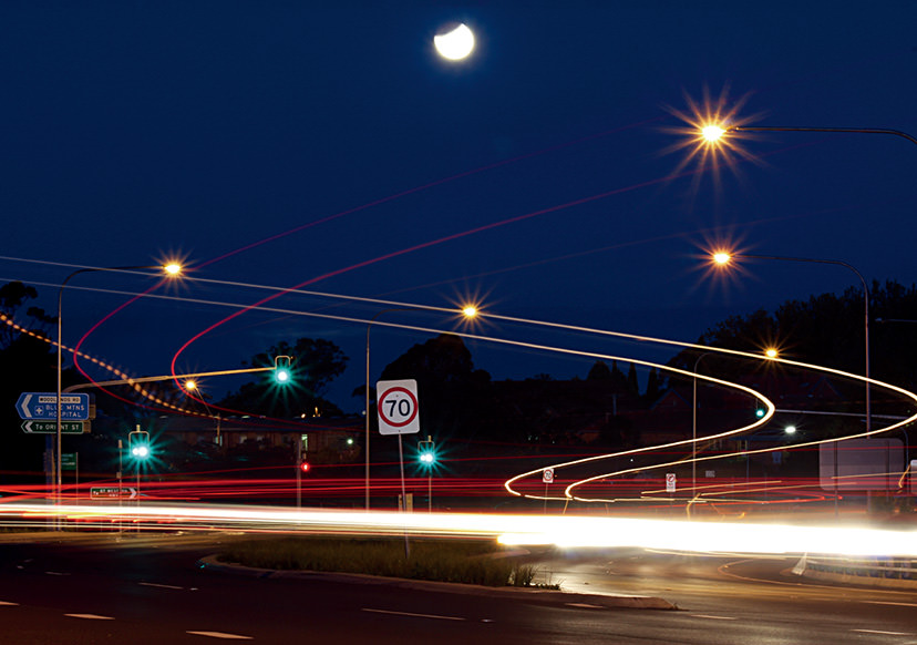 5 Cách chụp ảnh buổi tối không lo bị nhòe thiếu sáng