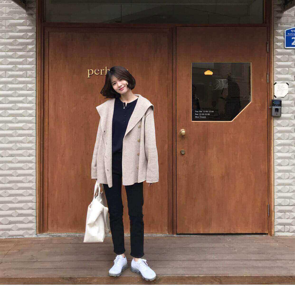 Top 10 cách tạo dáng chụp ảnh đẹp bạn gái nên biết