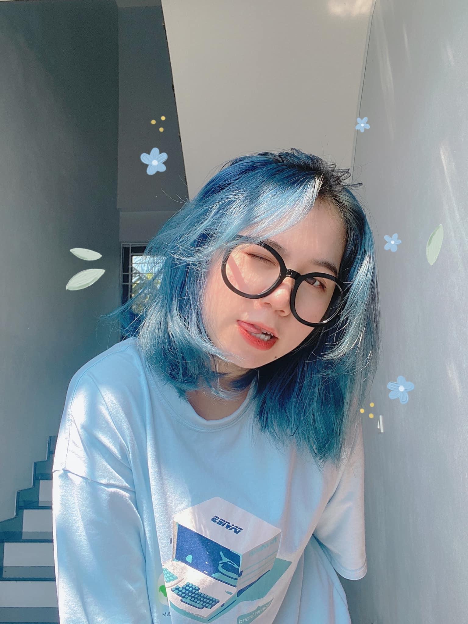 Mèo Simmy tên thật là Trương Thị Trúc Đào, SN 2001, hiện đang sinh sống và làm việc tại Huế.