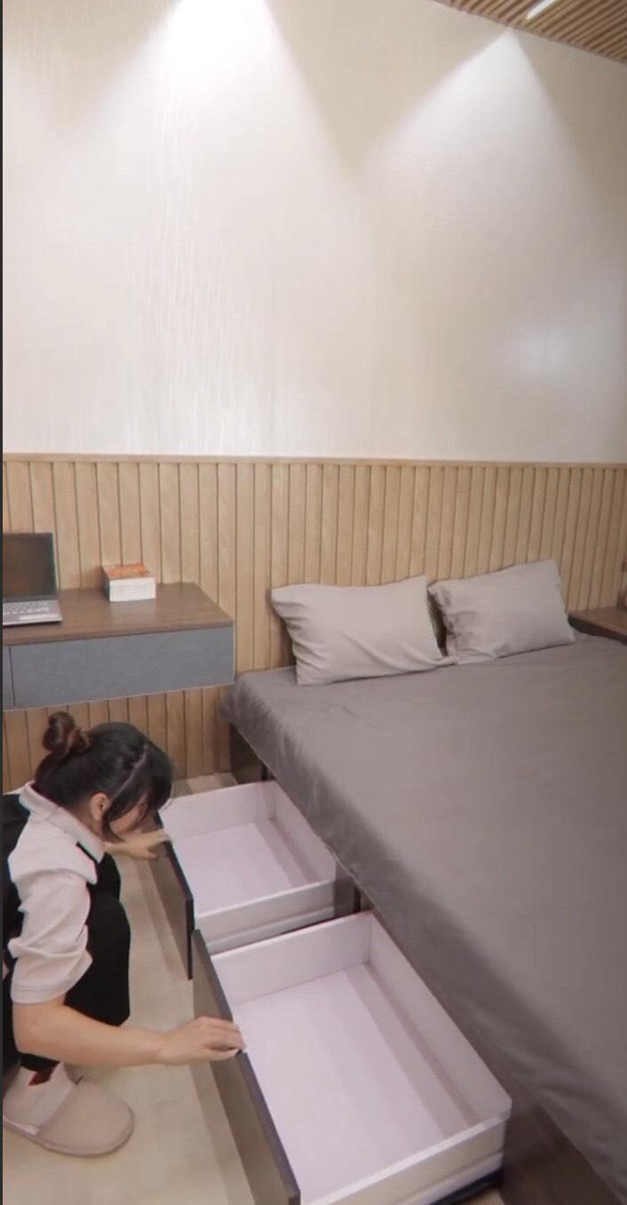 TẬN DỤNG KHÔNG GIAN DƯỚI GẬM GIƯỜNG THÀNH CHIẾC TỦ ĐA NĂNG