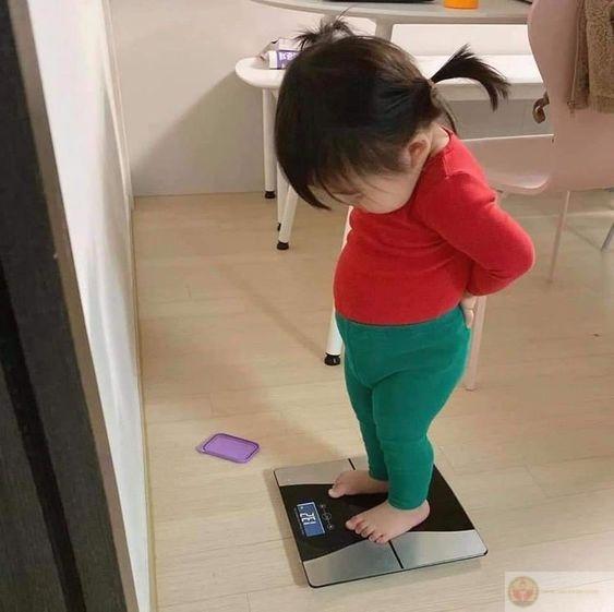 Tuyển chọn meme em bé đáng yêu – Ảnh chế trẻ con hài