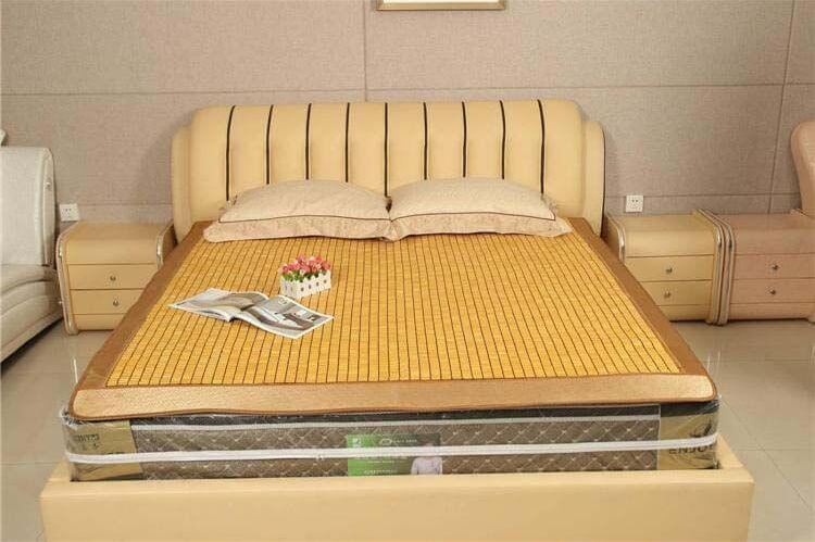 Mùa hè có nên trải chiếu trúc lên trên đệm không hay trải chiếu gì?