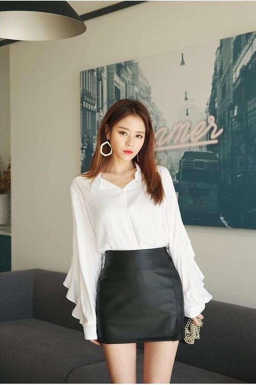 Chân váy da mặc áo gì vừa sành điệu vừa xinh