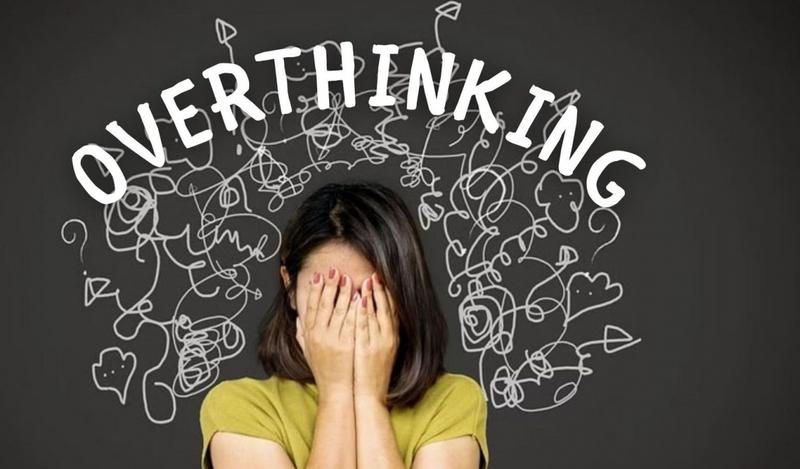 Overthinking trong tình yêu: Tác hại và cách kiểm soát