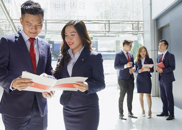 Nghịch cảnh kẻ ăn không hết, người lần chẳng ra trong tuyển dụng ngân hàng hiện nay