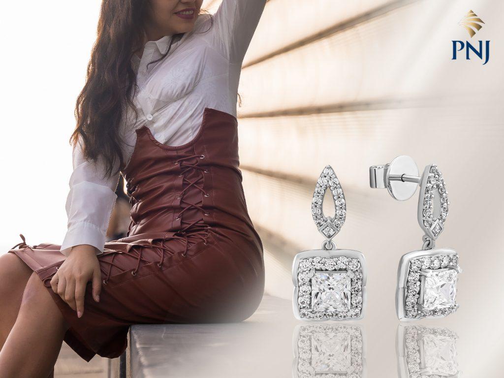 Chân váy da nên mặc với áo gì để outfit sành điệu, nổi bật?