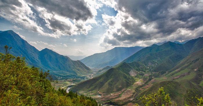 Phân tích bài thơ Đi đường của Hồ Chí Minh